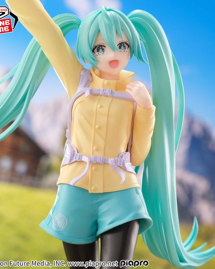 Hatsune Miku - Holiday Memories - Mountain Climbing Figure 20cm (BANPRESTO)