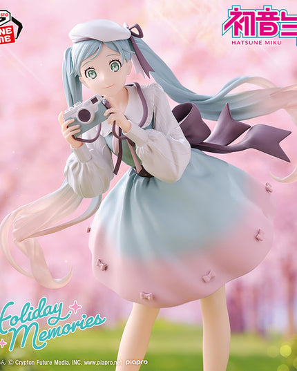 Hatsune Miku - Holiday Memories Camera Figure 20cm (BANPRESTO)