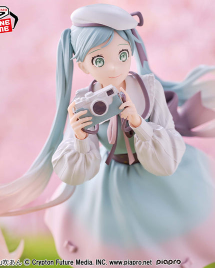 Hatsune Miku - Holiday Memories Camera Figure 20cm (BANPRESTO)