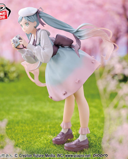 Hatsune Miku - Holiday Memories Camera Figure 20cm (BANPRESTO)