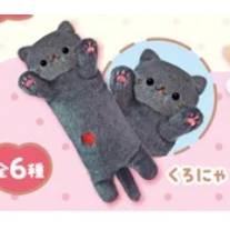 Hold it! Cat Pukyu Squeaky Plush (YELL JAPAN)