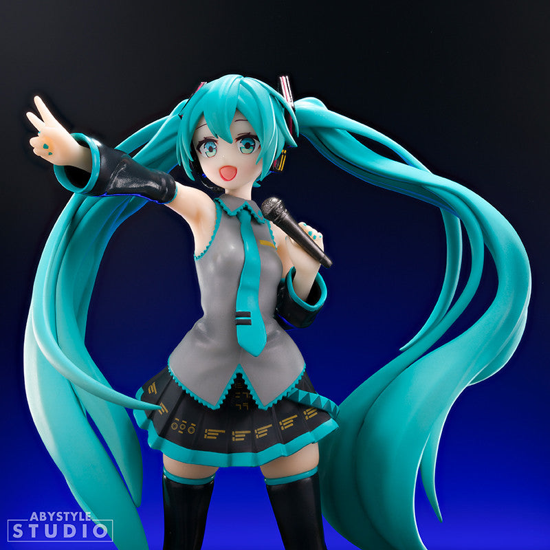 Hatsune Miku Classic Idol Figure 18cm (ABYSTYLE)