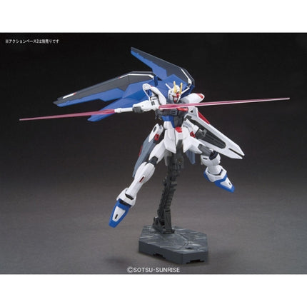 1/144 HG SEED - Freedom Gundam - Gundam Model Kit (BANDAI)