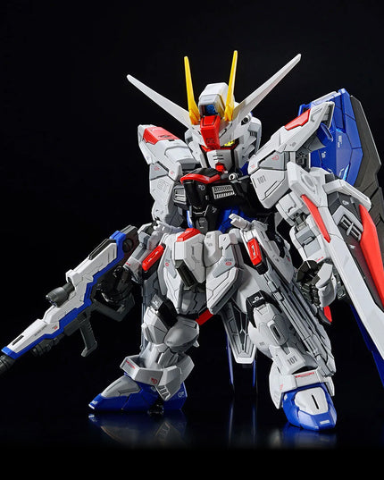 MGSD Freedom Gundam Model Kit (BANDAI)