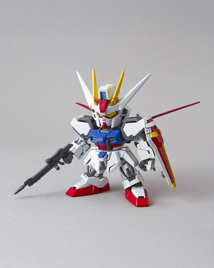 SD Gundam Ex-Standard Aile Strike Gundam Model Kit (BANDAI)