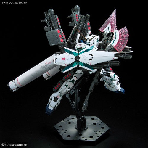 1/144 RG - Gundam Unicorn Full Armour - Gundam Model Kit (Bandai)