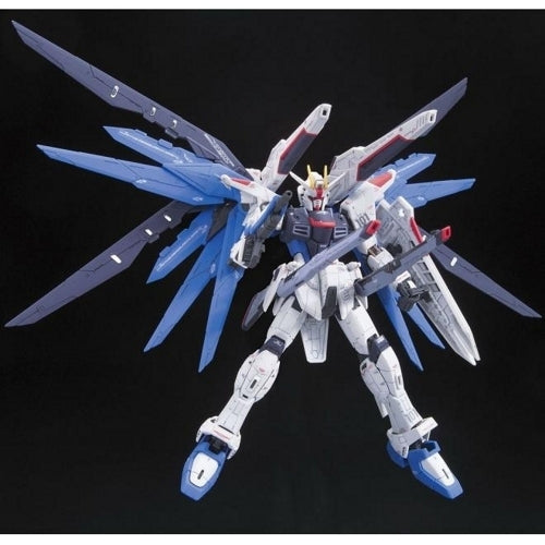 1/144 RG - Freedom Gundam - Gundam Model Kit (BANDAI)