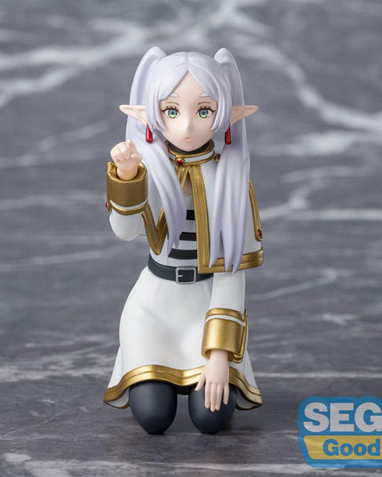 Frieren: Beyond Journey's End - Frieren Poking Something PM Perching PVC Statue 10 cm (SEGA)