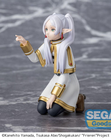 Frieren: Beyond Journey's End - Frieren Poking Something PM Perching PVC Statue 10 cm (SEGA)